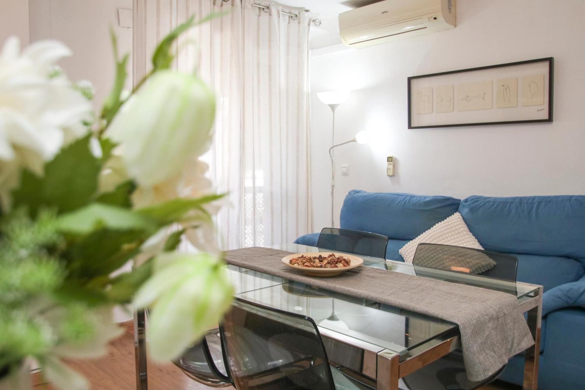 Spacious 2 Bedroom Apt In The Heart Of Triana Севілья Екстер'єр фото