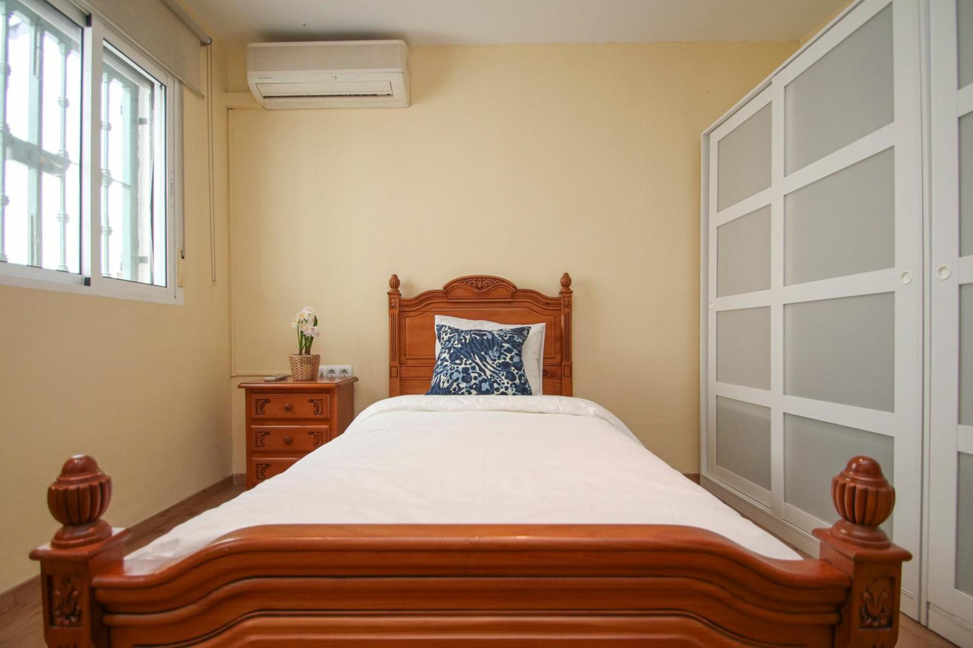 Spacious 2 Bedroom Apt In The Heart Of Triana Севілья Екстер'єр фото