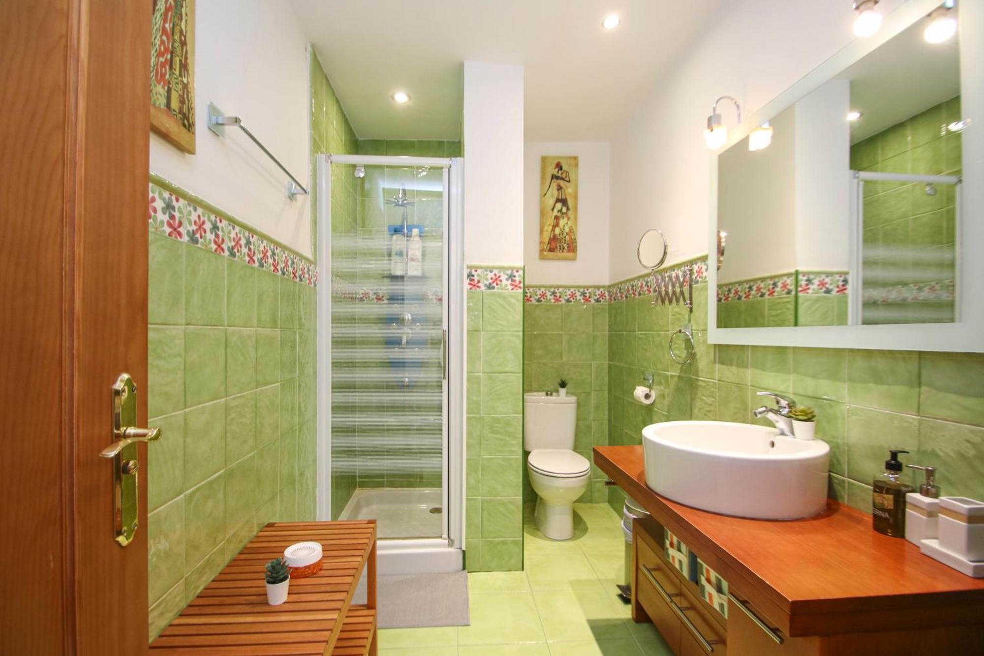 Spacious 2 Bedroom Apt In The Heart Of Triana Севілья Екстер'єр фото